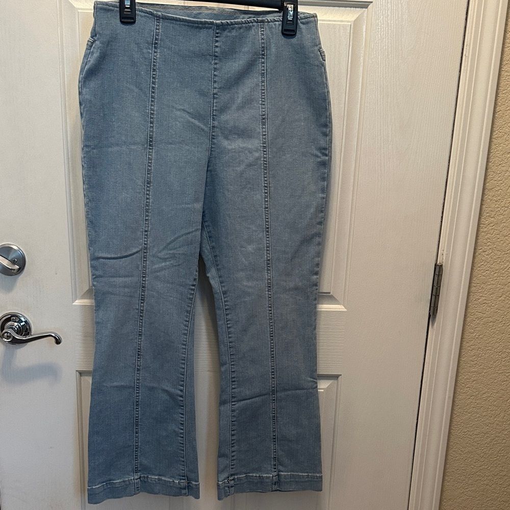 INC International Concepts Light Blue Denim Pull On Crop Pants Size 12